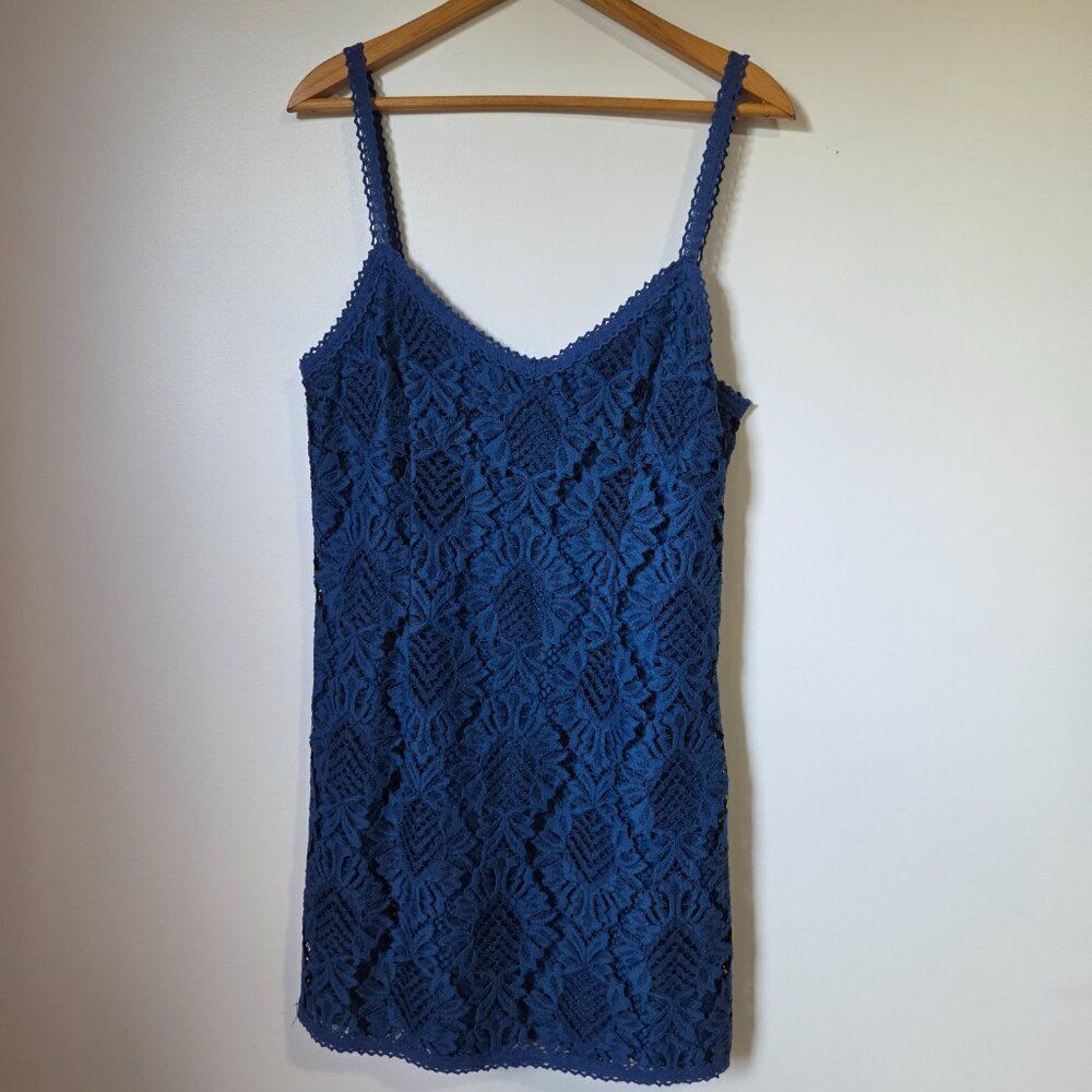 NWT BB DAKOTA BLUE V NECK LACED LINED DRESS SIZE M